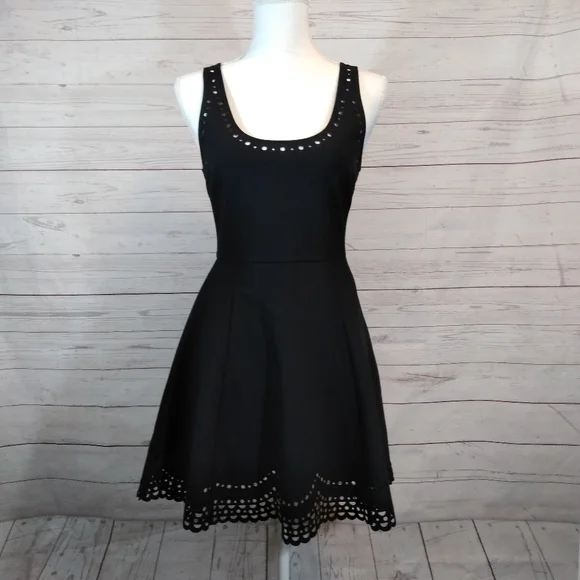 Elizabeth and James dress sleeveless laser cut - Picture 1 of 12